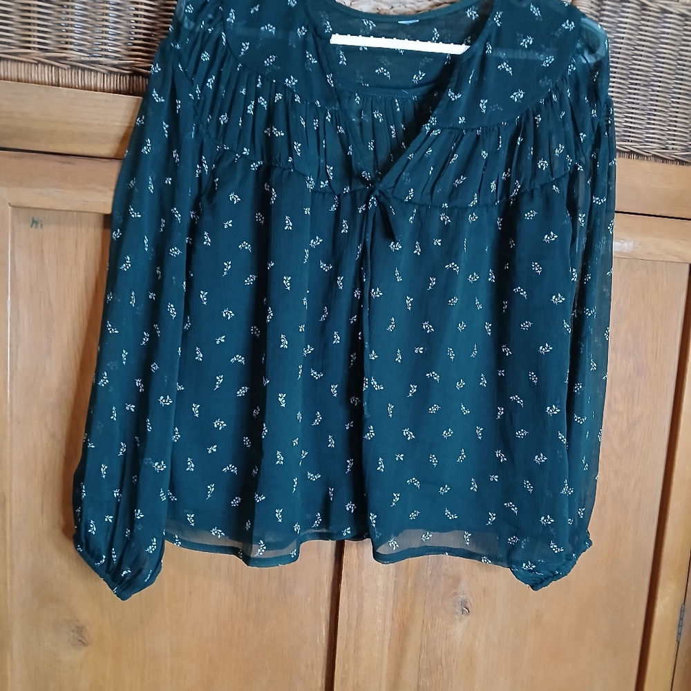 Women's Green Floral Tie-Neck Blouse